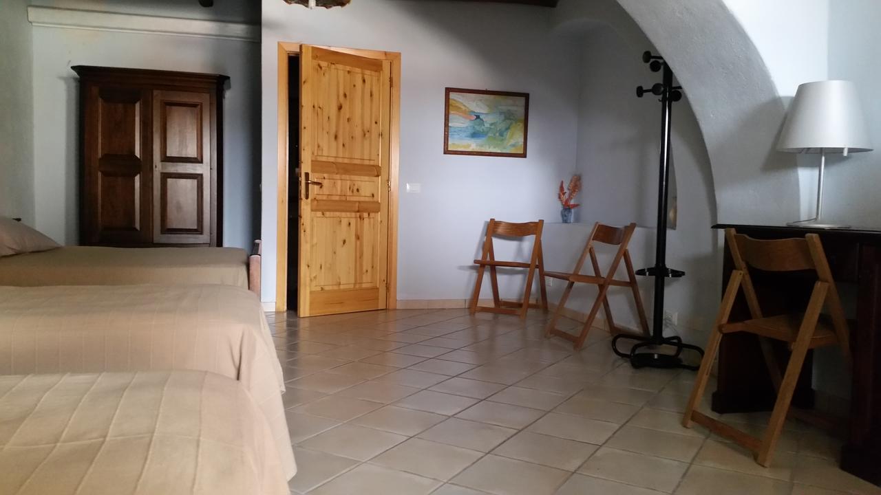 Albergo Seaside Leni Eksteriør billede