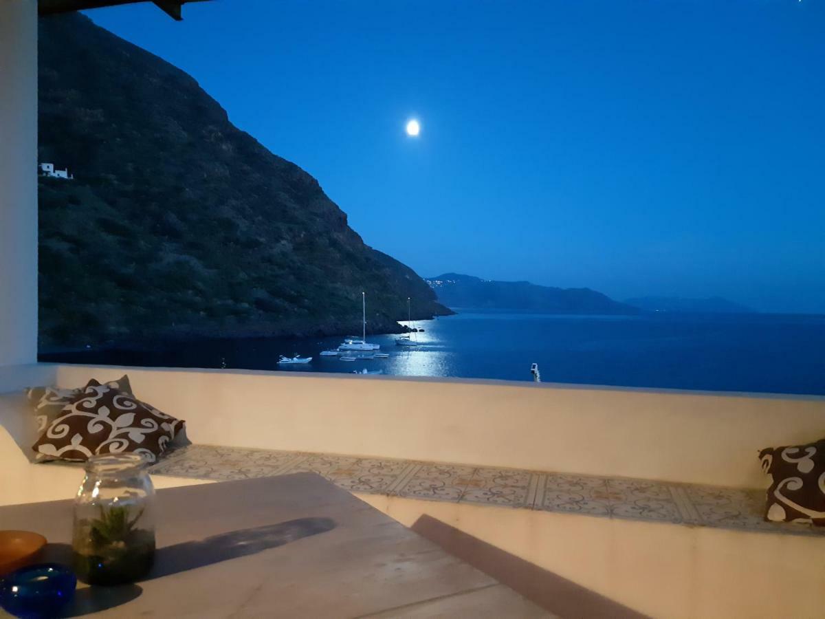 Albergo Seaside Leni Eksteriør billede